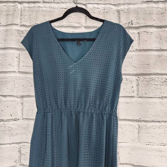 J. Crew Perforated Laser Cut Diamonds Draped Midi Dress Green Size 6 Holiday - Picture 2 of 14